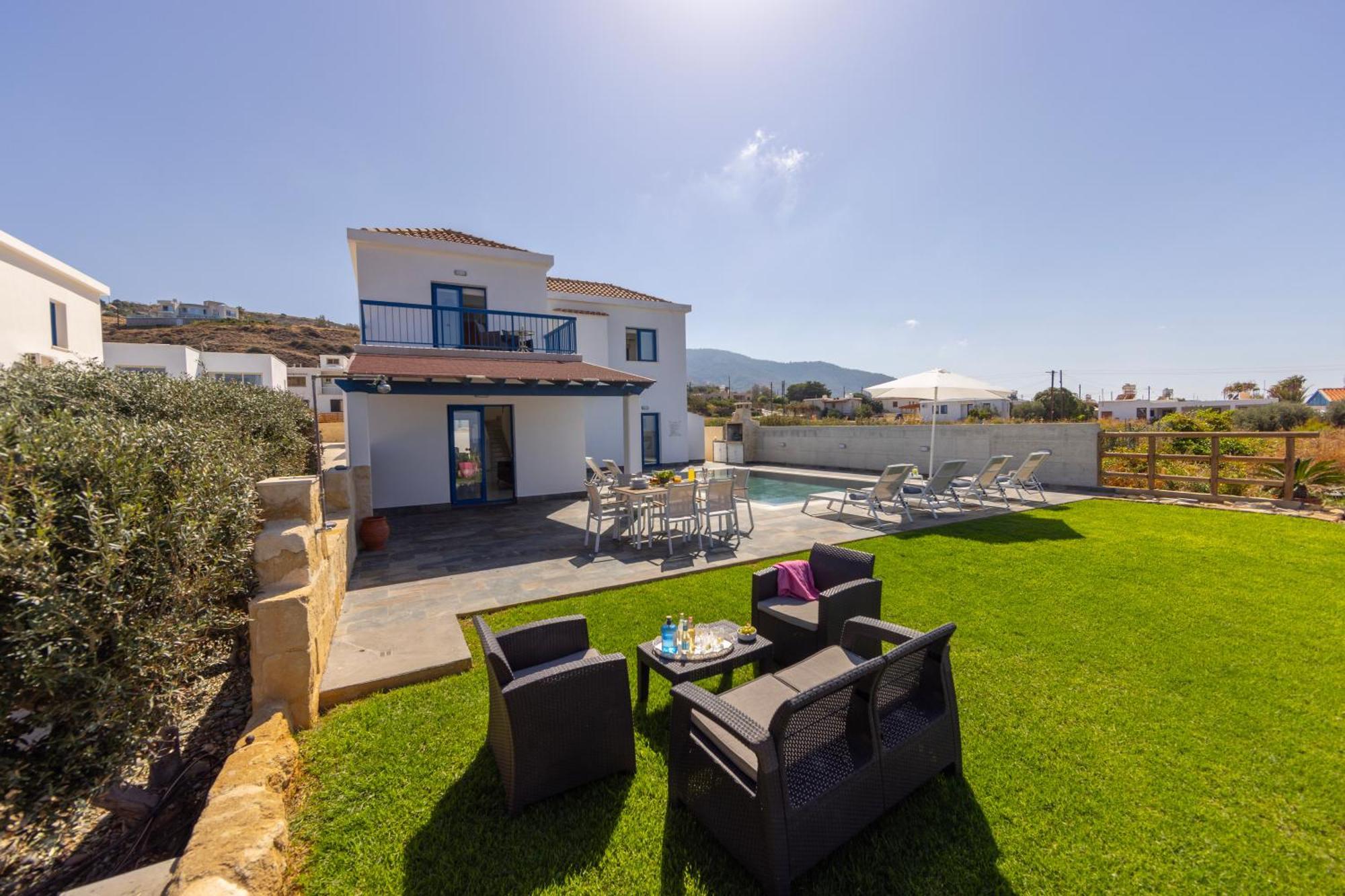 Diana Seaside Villas Pomos Buitenkant foto