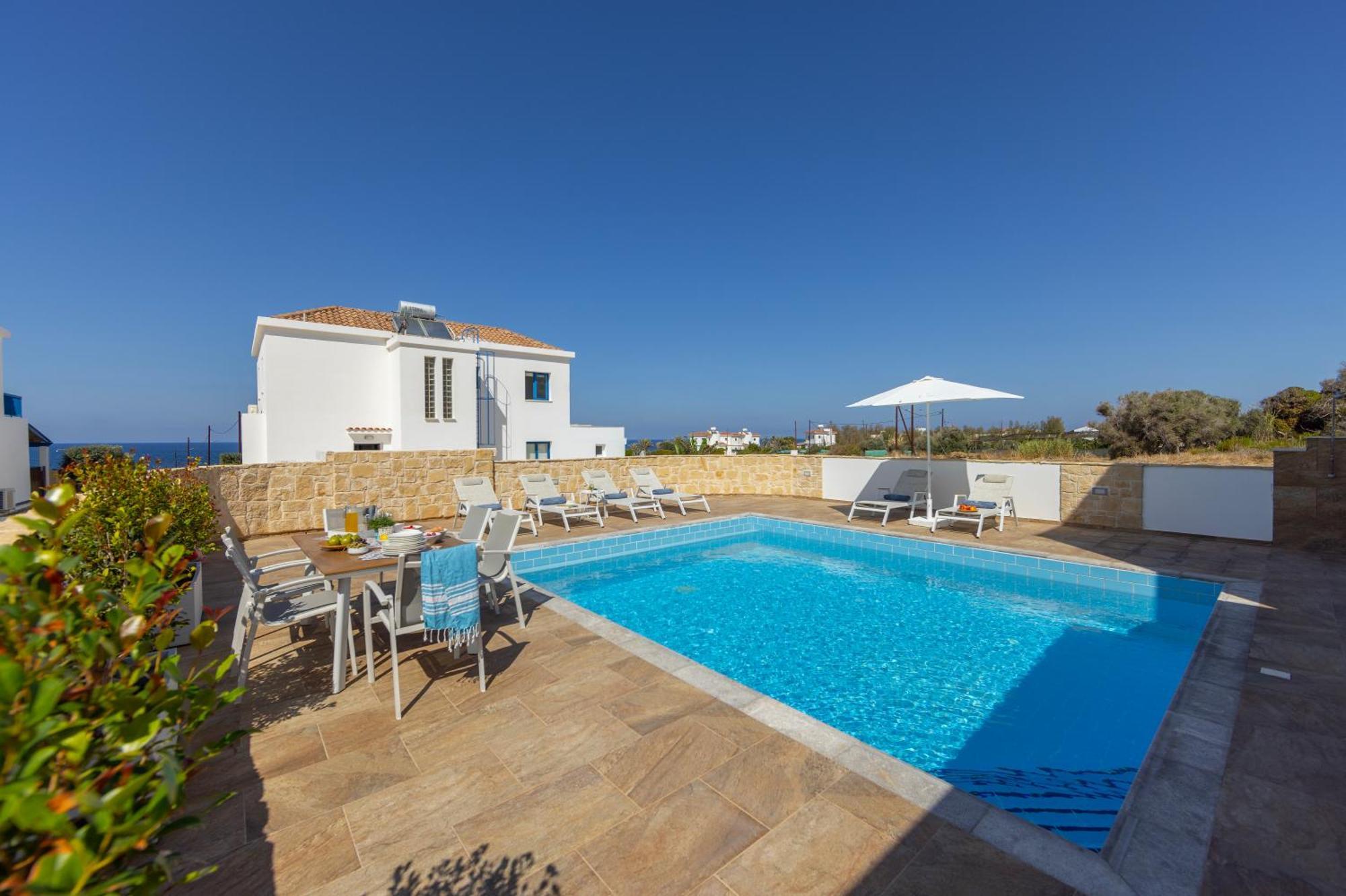 Diana Seaside Villas Pomos Buitenkant foto