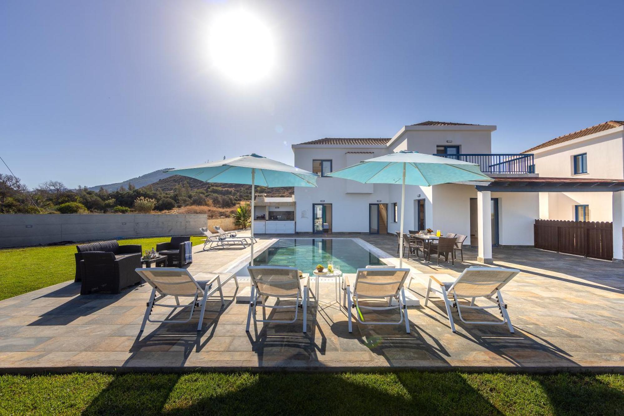 Diana Seaside Villas Pomos Buitenkant foto