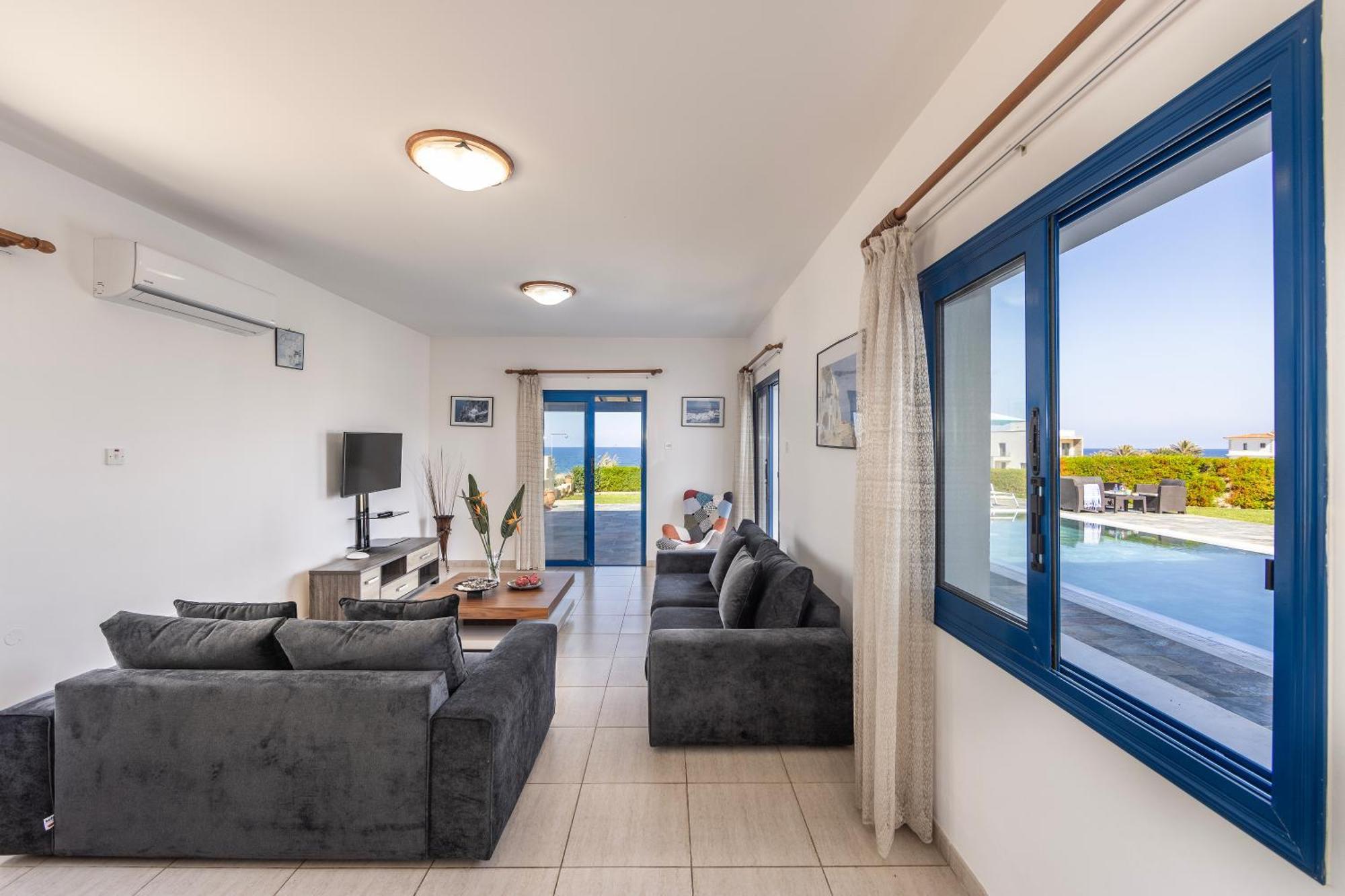 Diana Seaside Villas Pomos Buitenkant foto